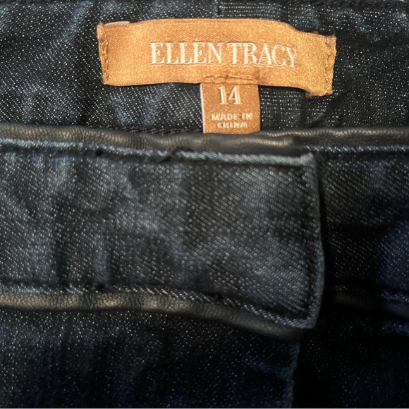 Ellen Tracy size 14 dark denim straight leg. - Picture 4 of 5